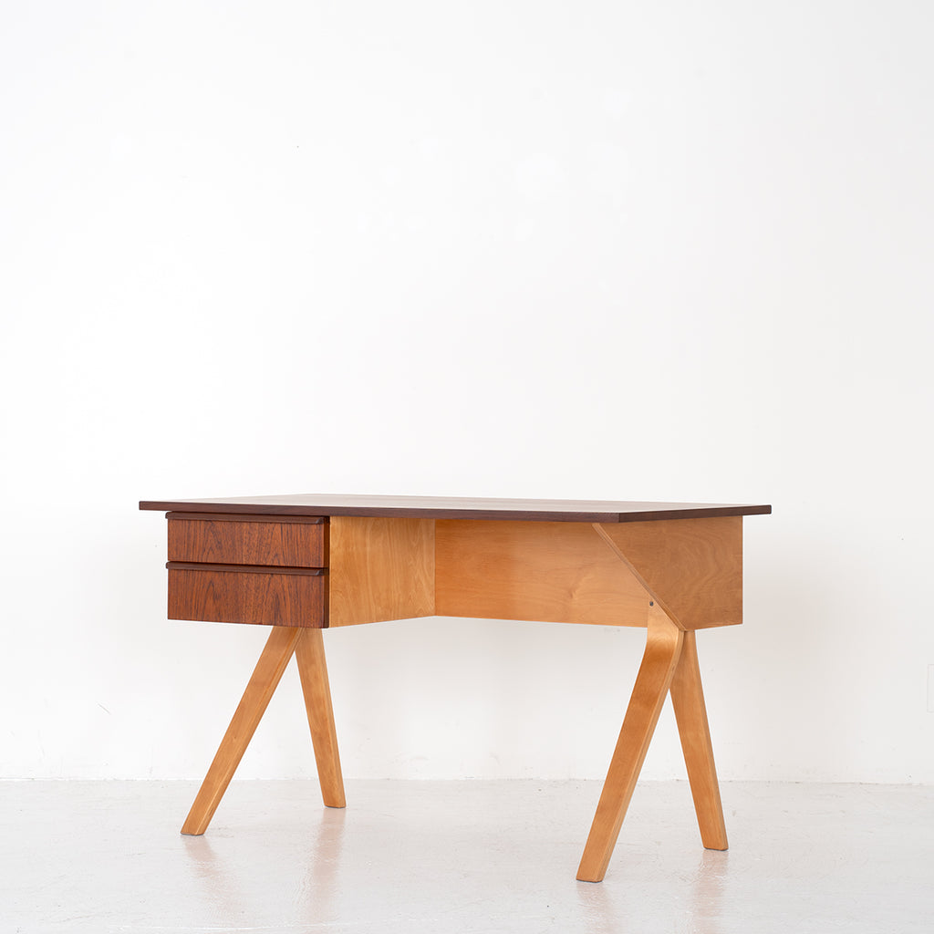 Desk / Cees Braakman – FILM