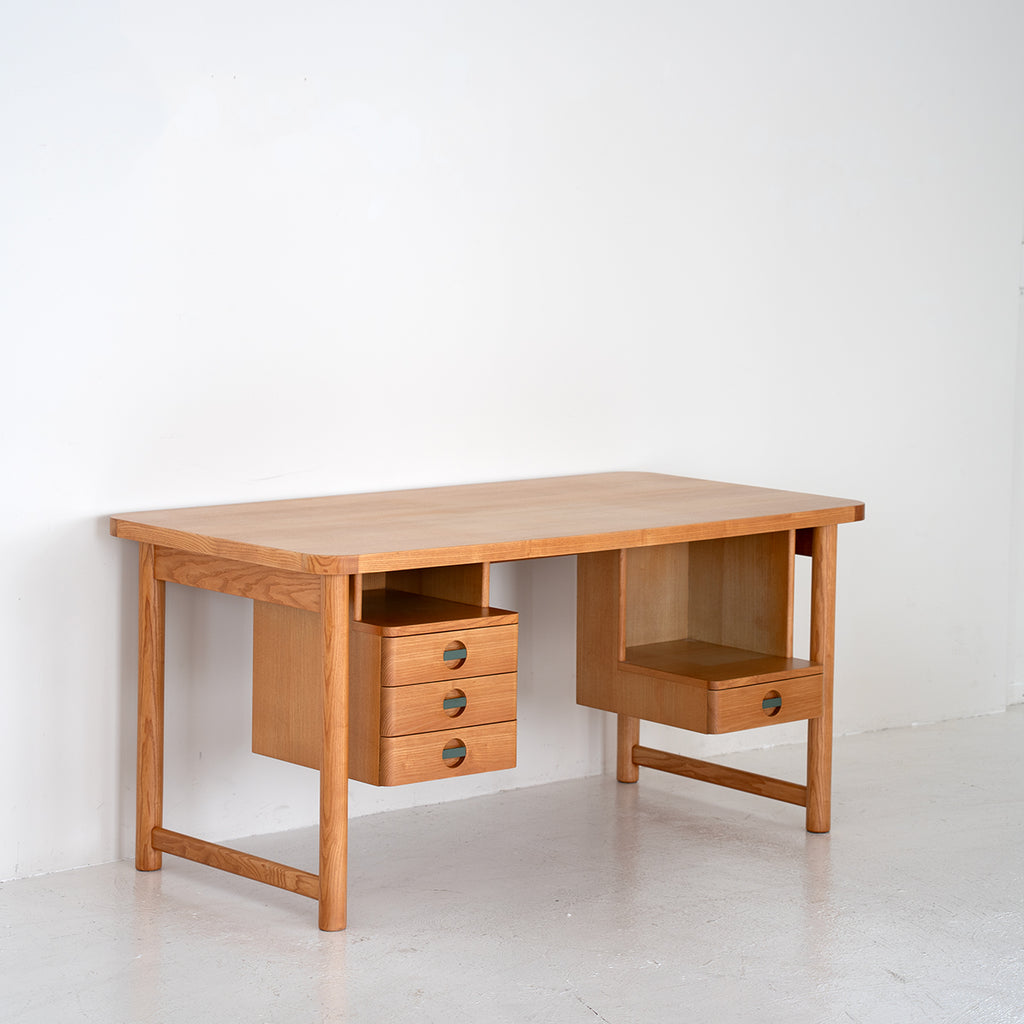 Desk – FILM