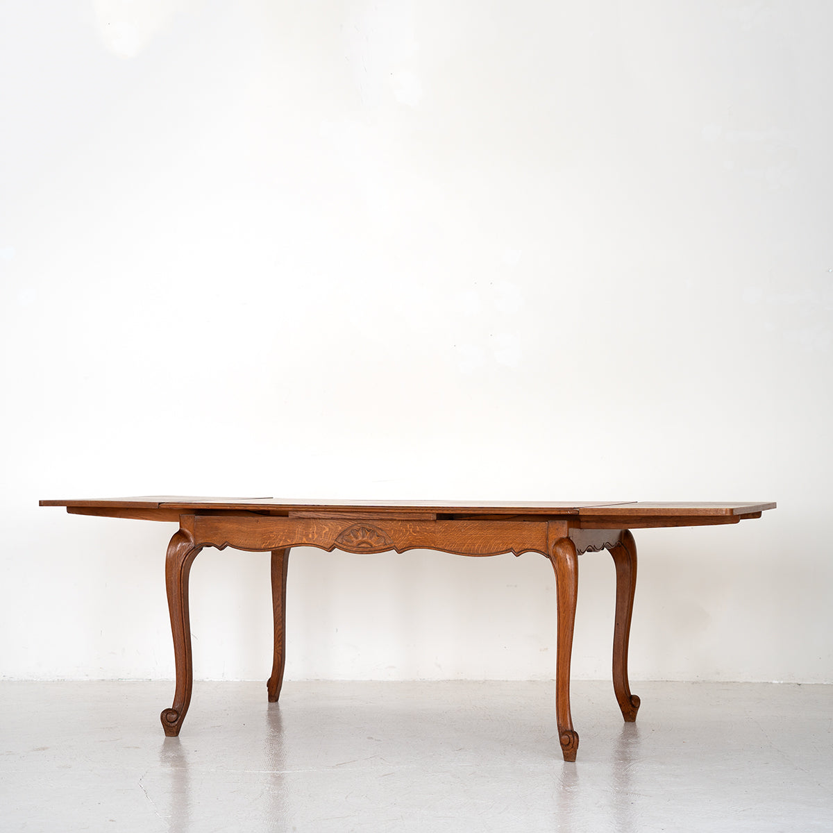 Dining Intrior Dining table – FILM