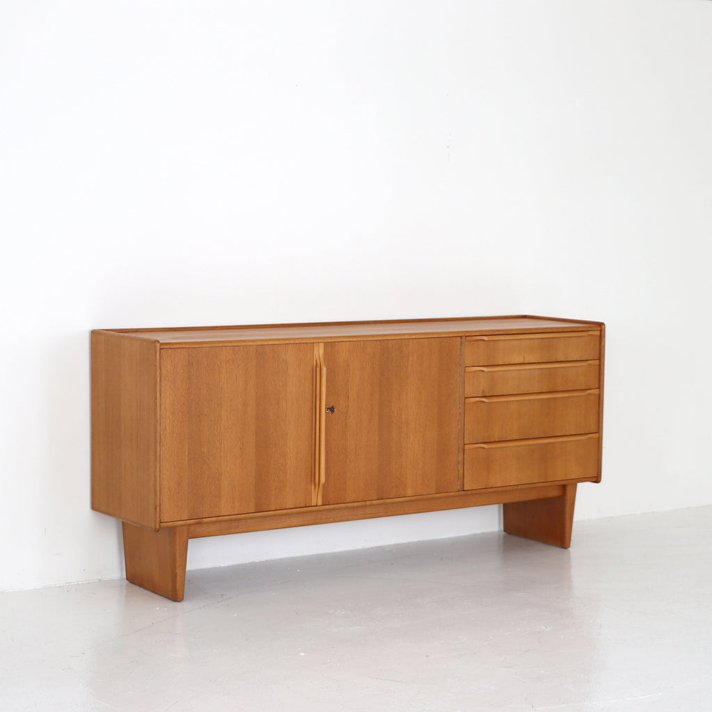 Sideboard / Cees Braakman – FILM