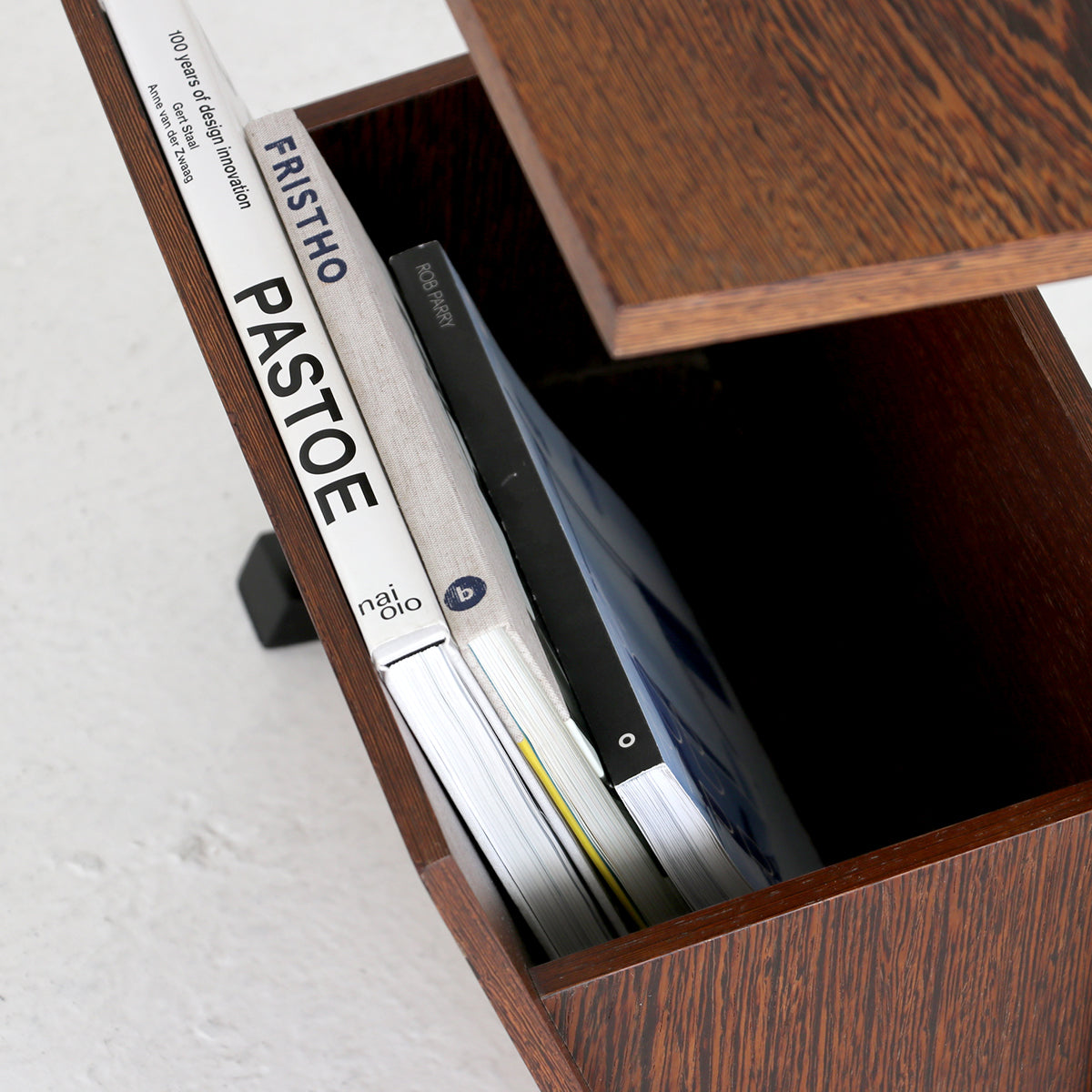 Mersman Table Magazine Rack Side table & Magazine rack – FILM