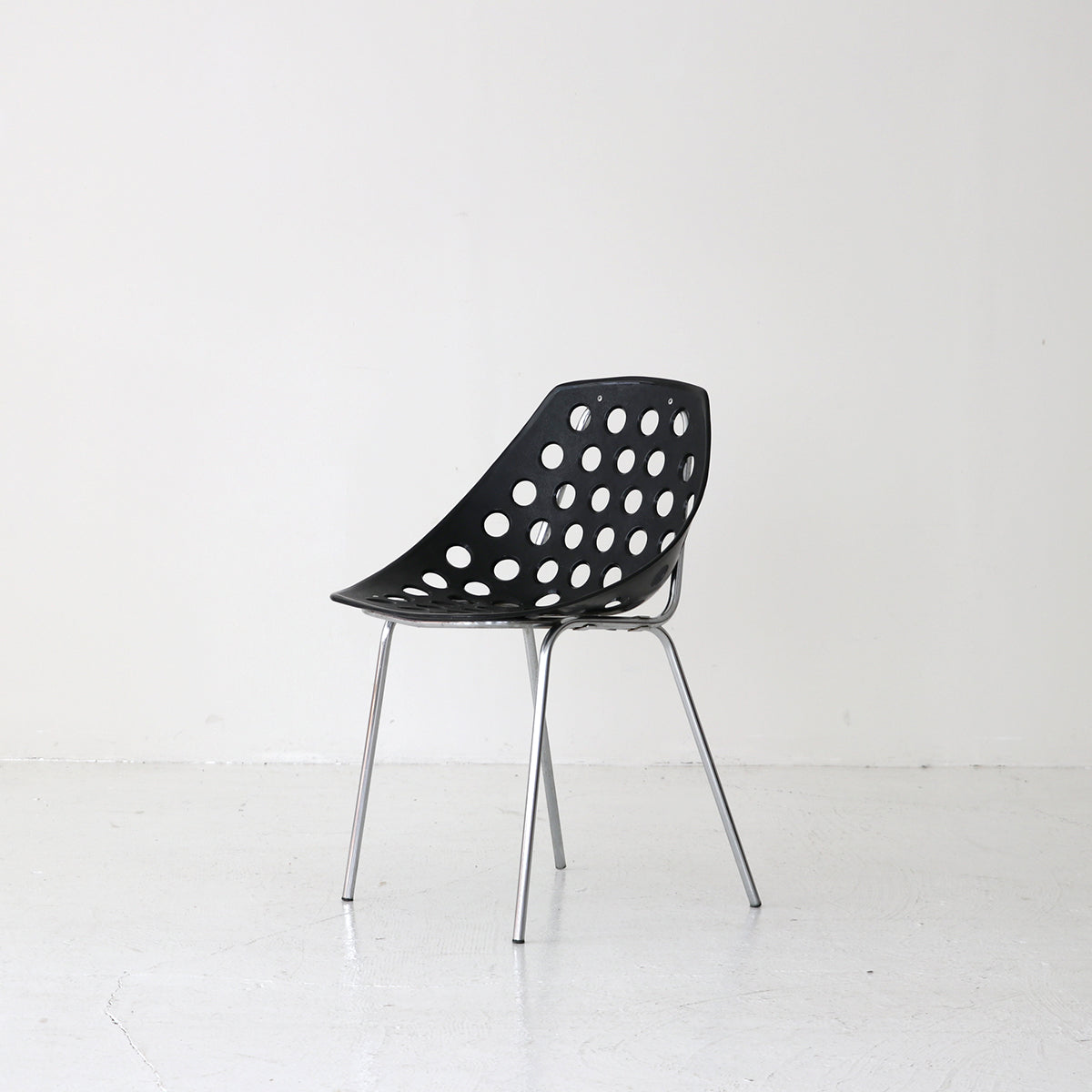 Dining chair / Pierre Guariche – FILM
