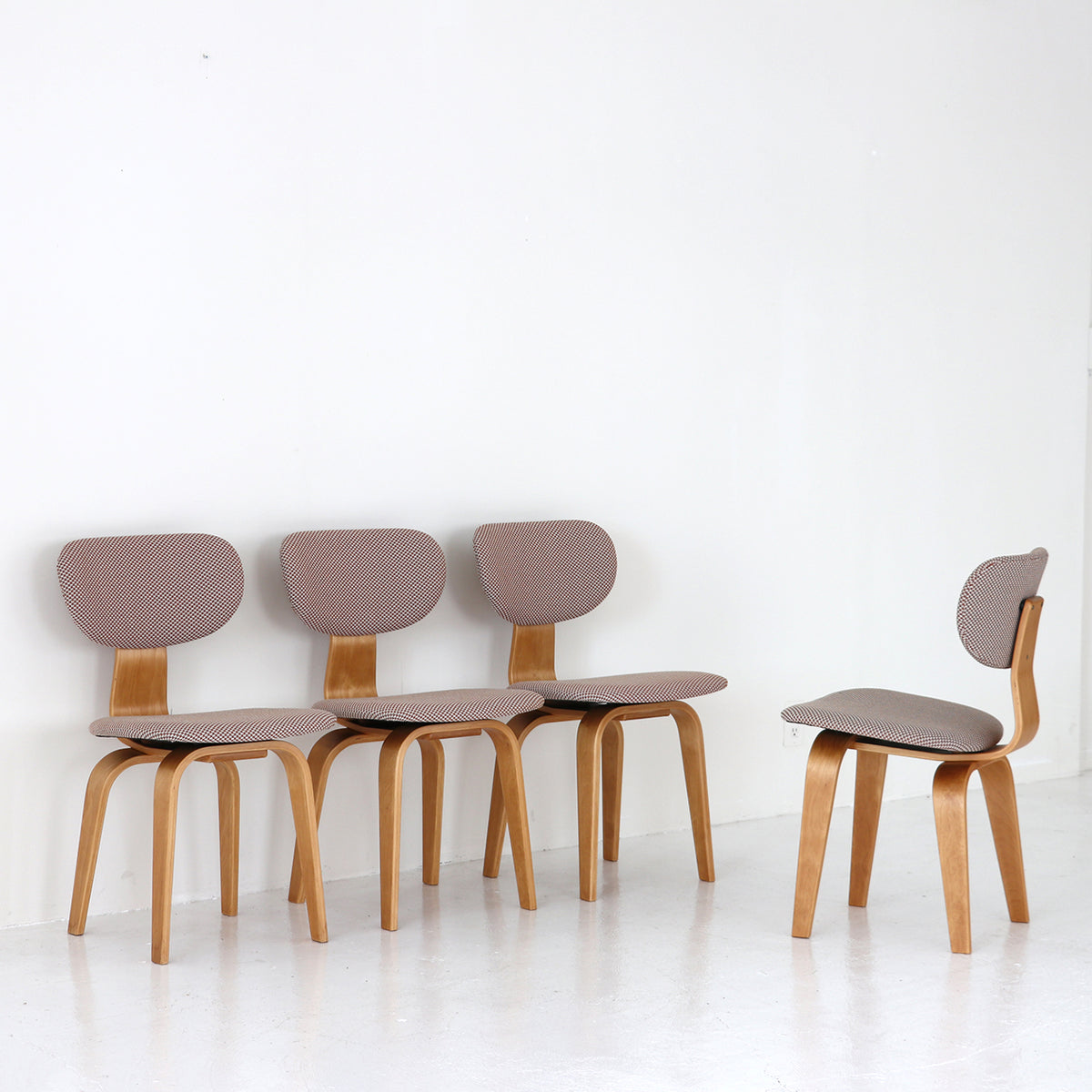 SB03 Dining chair / Cees Braakman for Pastoe – FILM