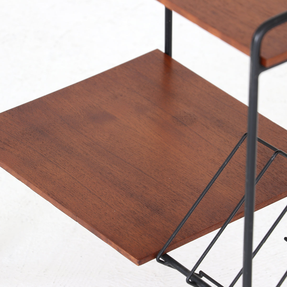 Mersman Table Magazine Rack Side table & Magazine rack – FILM