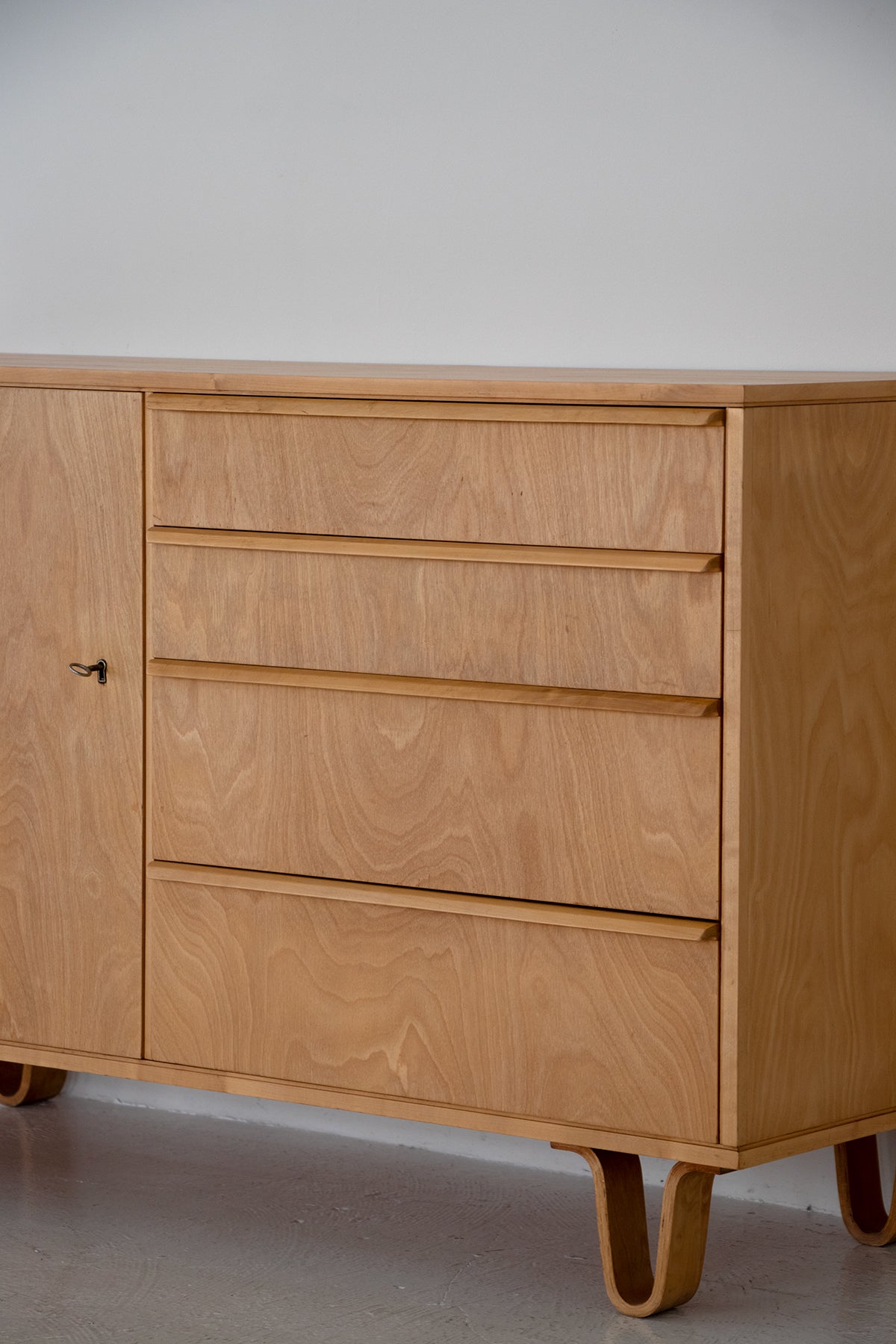 Sideboard / Cees Braakman – FILM