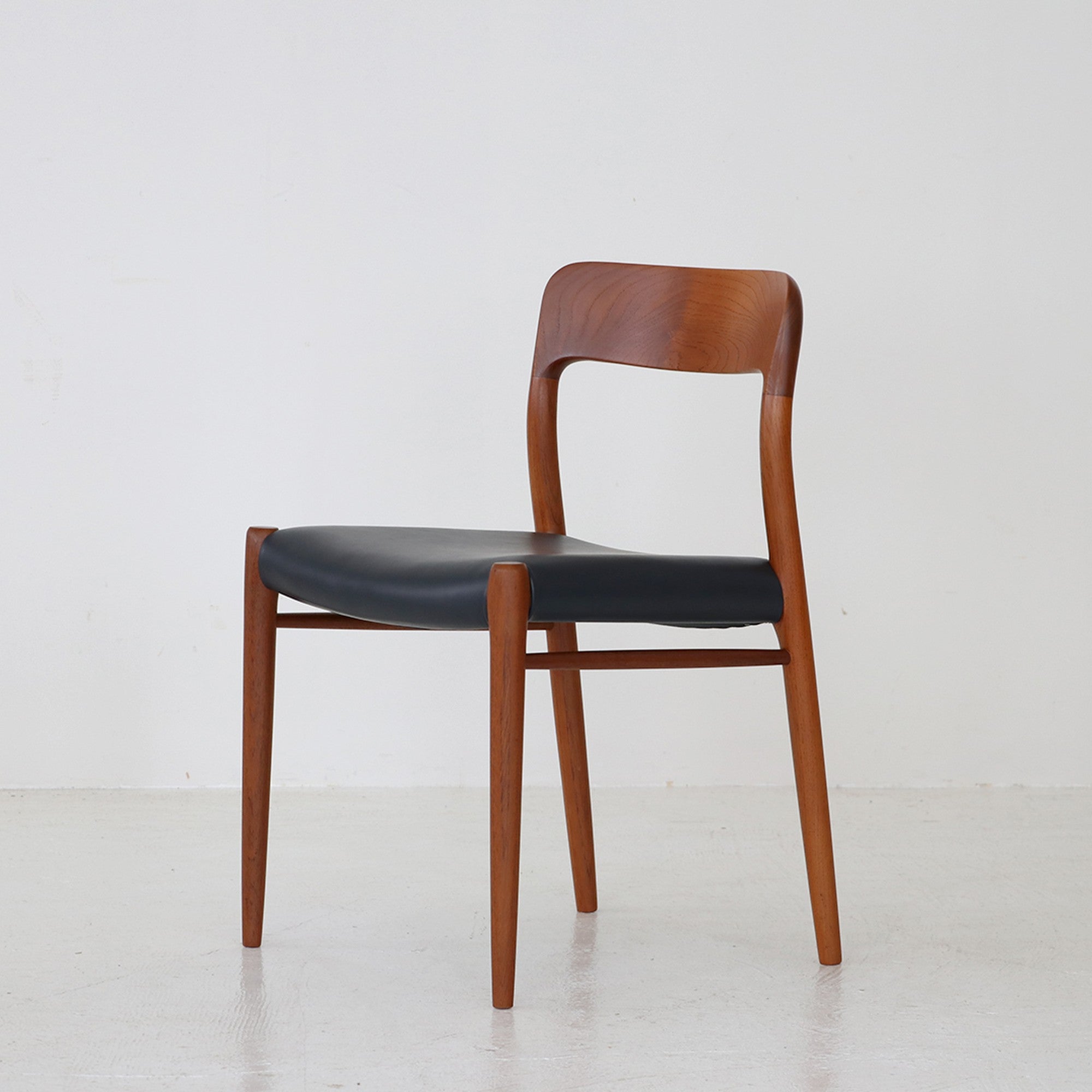 No.75 Dining chair (set of 4) / Niels O Moller for J.L No.75 Dining chair (set of 4) / Niels O Moller for J.L