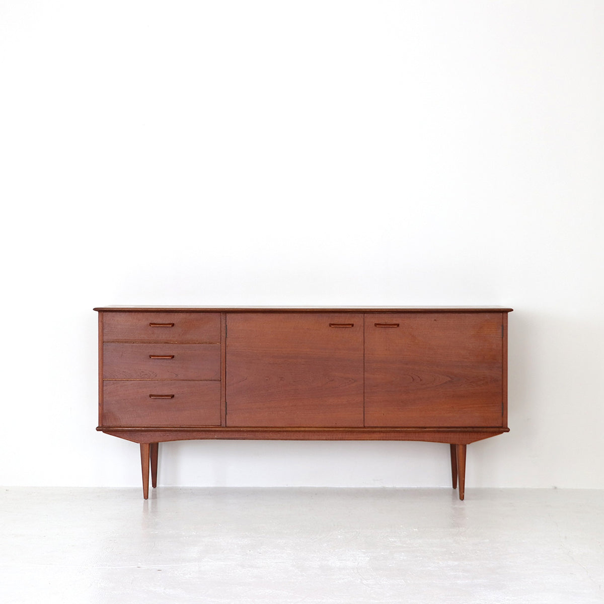 Sideboard / Alfred Cox – FILM