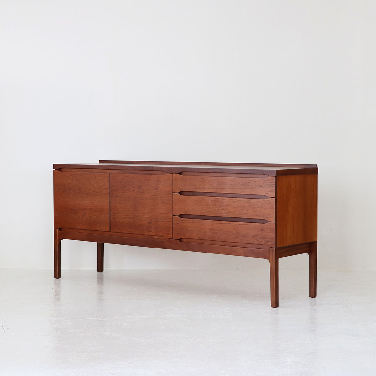 meredew furnitureサイドボードチェスト Sideboard / Meredew – FILM