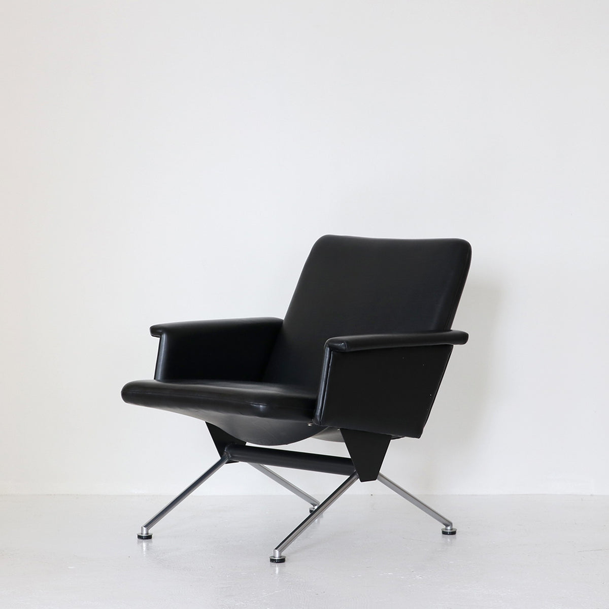 1Seat sofa (Model1432) / A.R. Cordemeijer for Gispen – FILM