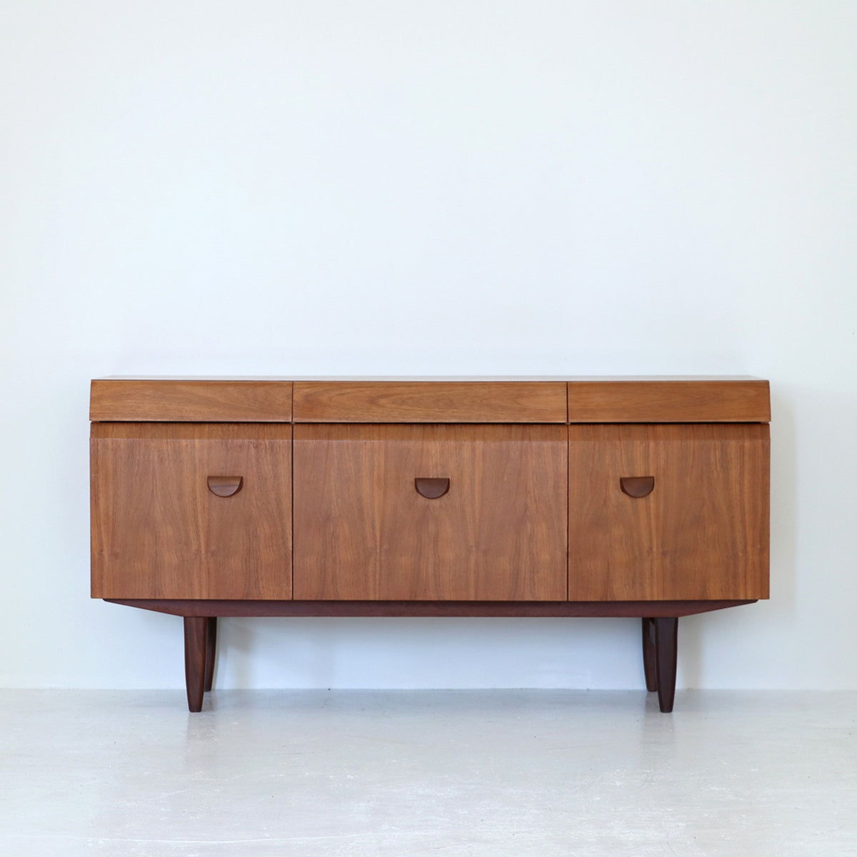 Sideboard / Elliotts of Newbury