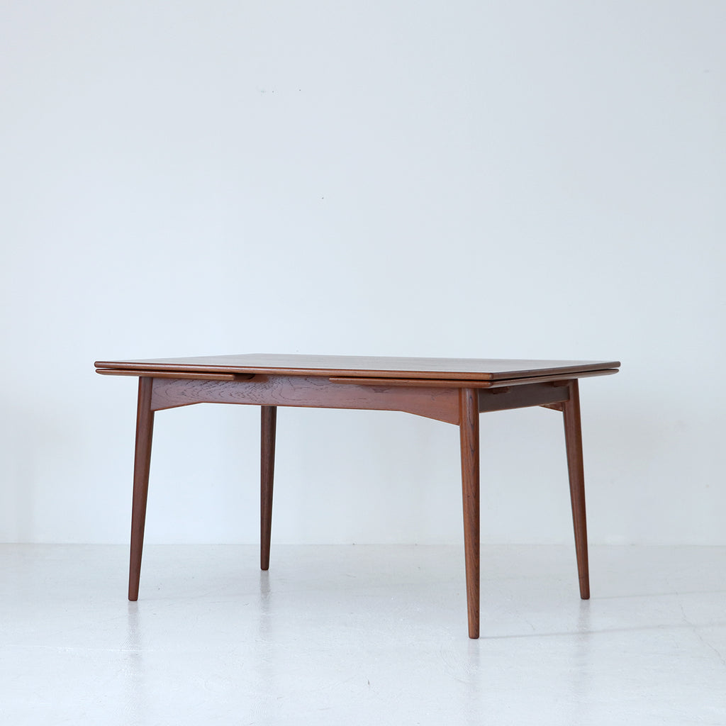 Model50 Dining table / Omann jun – FILM