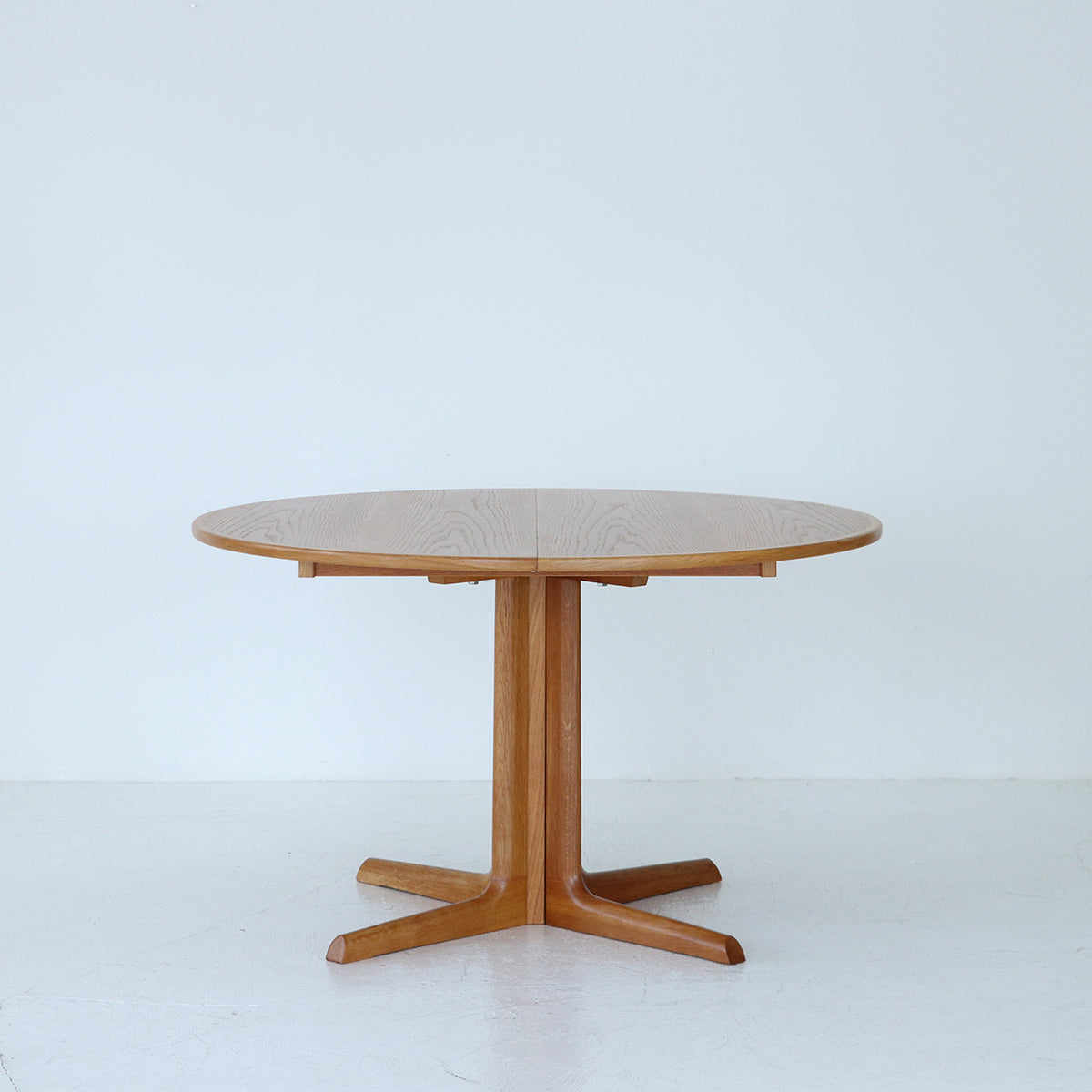 デンマーク Gudme Møbelfabrik ダイニングテーブル Dining table / Gudme Mobelfabrik – FILM