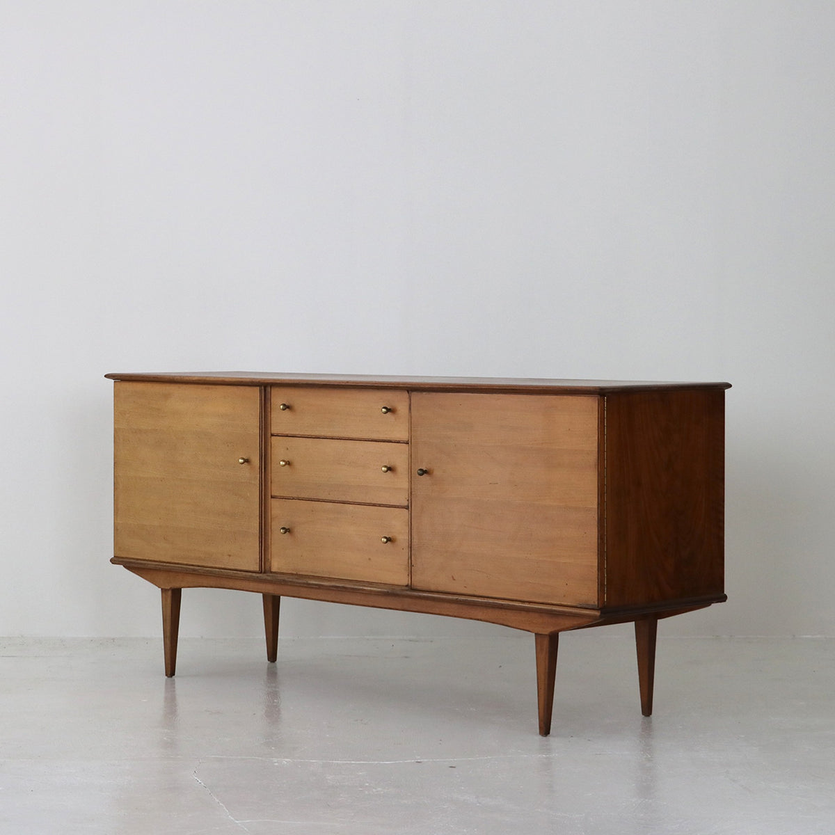 英国アンティークALFRED COX製サイドボード/木製机テレビ台(89-274 Sideboard / Alfred Cox – FILM