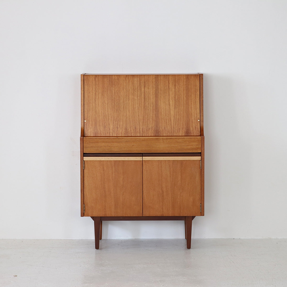 92512★Elliotts of Newbury ヴィンテージ サイドボード 92512☆Elliotts of Newbury ヴィンテージ サイドボード